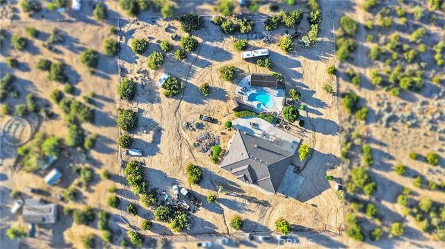 1030 Elsinore, Pinon Hills, CA 92372