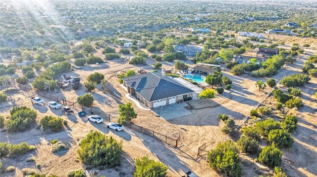1030 Elsinore, Pinon Hills, CA 92372