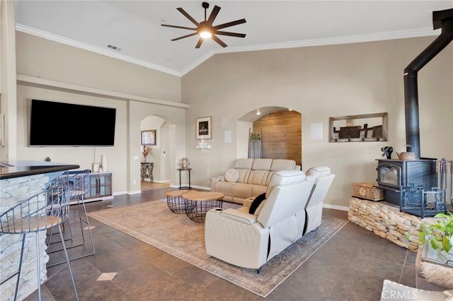 1030 Elsinore, Pinon Hills, CA 92372