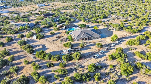 1030 Elsinore, Pinon Hills, CA 92372