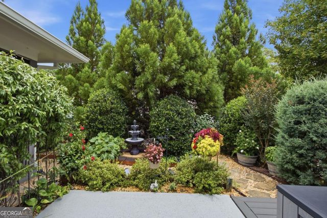 112 Grace Circle, Acworth, GA 30102