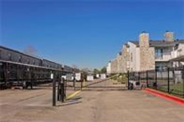 3756 Tanglewilde Street 8D, Houston, TX 77063