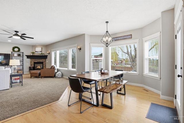 628 Kennedy Dr, Middleton, ID 83644