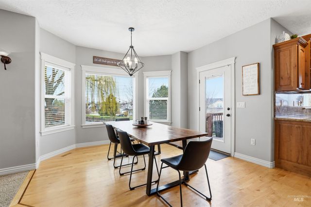 628 Kennedy Dr, Middleton, ID 83644