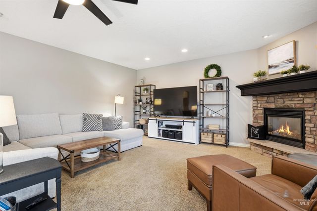 628 Kennedy Dr, Middleton, ID 83644