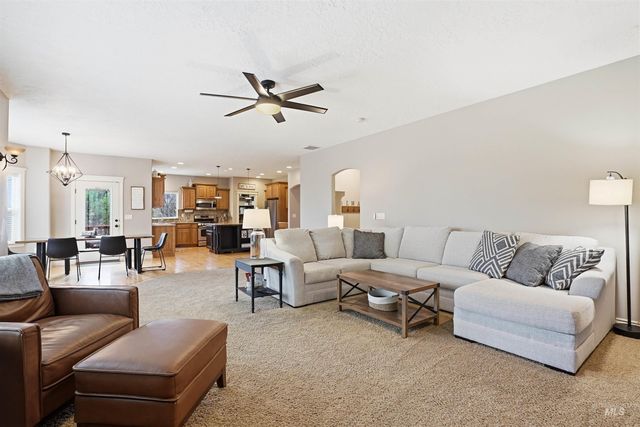 628 Kennedy Dr, Middleton, ID 83644