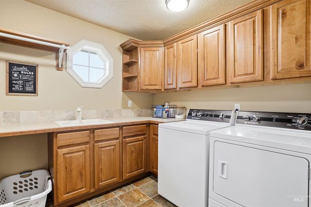 628 Kennedy Dr, Middleton, ID 83644