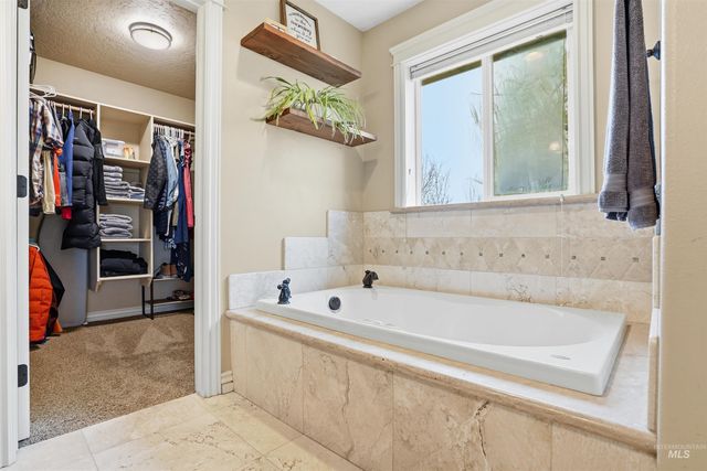 628 Kennedy Dr, Middleton, ID 83644