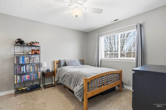 628 Kennedy Dr, Middleton, ID 83644