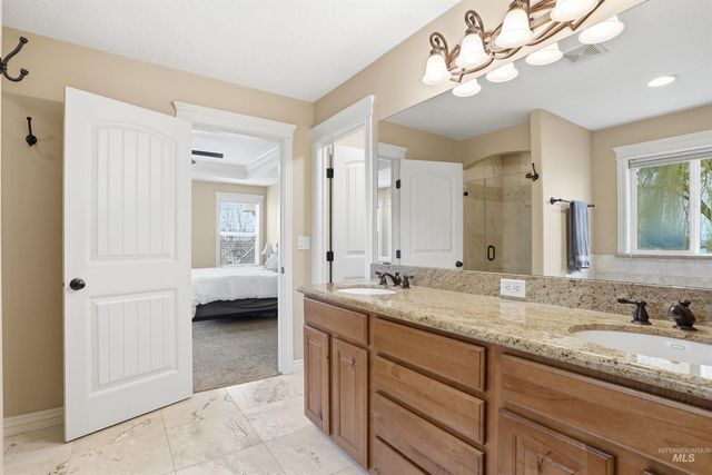 628 Kennedy Dr, Middleton, ID 83644