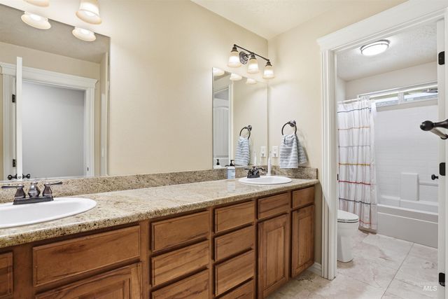 628 Kennedy Dr, Middleton, ID 83644