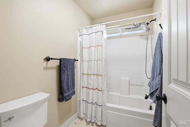 628 Kennedy Dr, Middleton, ID 83644