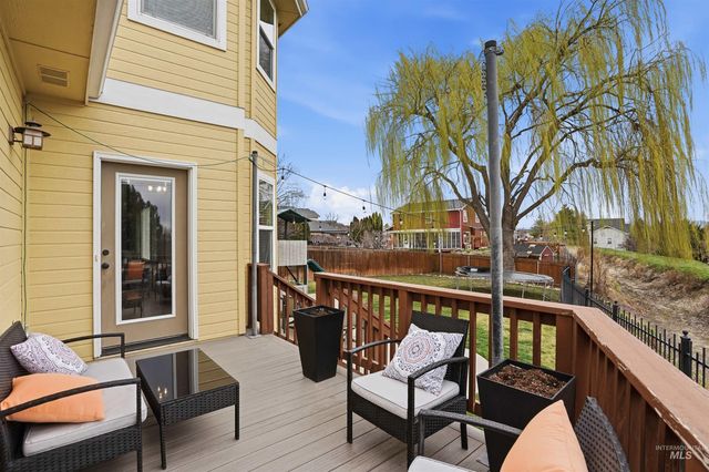 628 Kennedy Dr, Middleton, ID 83644