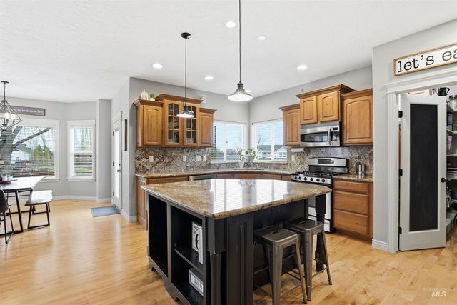 628 Kennedy Dr, Middleton, ID 83644