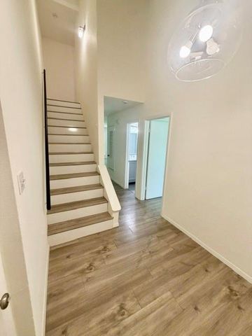 7303 Whispering Creek CIR Unit B, Austin, TX 78736