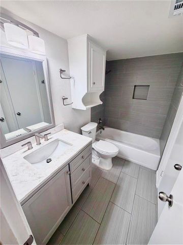 7303 Whispering Creek CIR Unit B, Austin, TX 78736