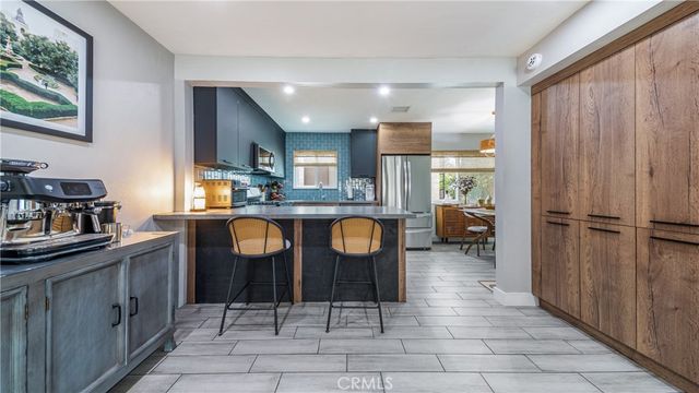 7422 Hazeltine, Van Nuys, CA 91405