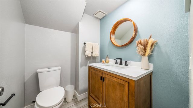 7422 Hazeltine, Van Nuys, CA 91405