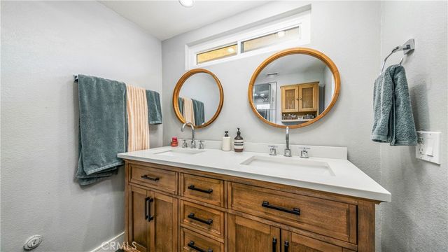 7422 Hazeltine, Van Nuys, CA 91405