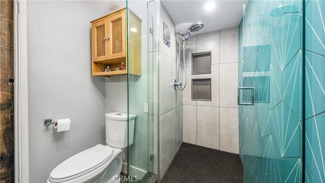 7422 Hazeltine, Van Nuys, CA 91405