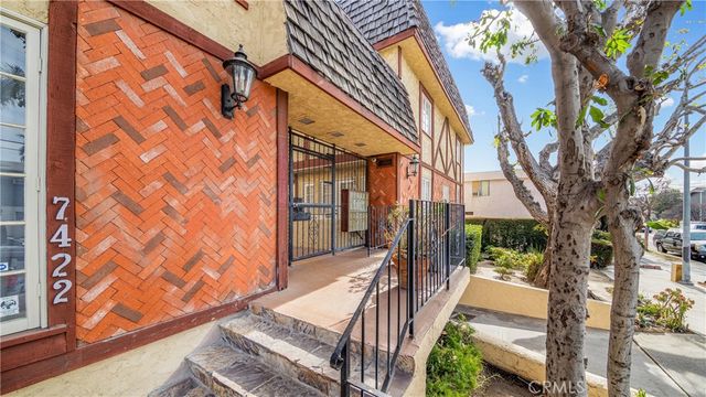 7422 Hazeltine, Van Nuys, CA 91405