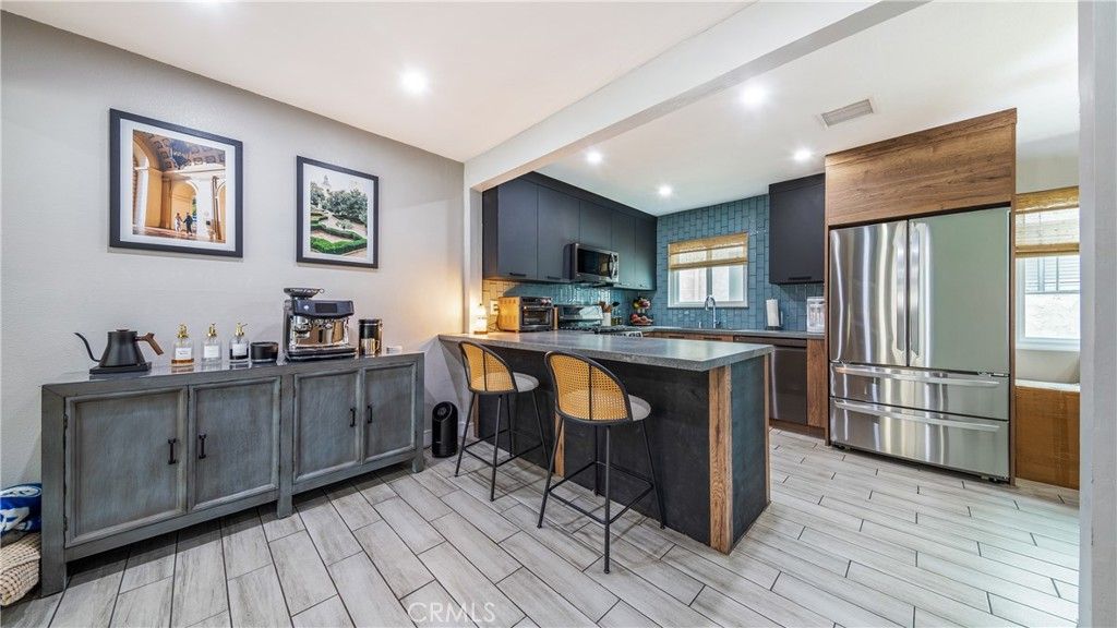 7422 Hazeltine, Van Nuys, CA 91405