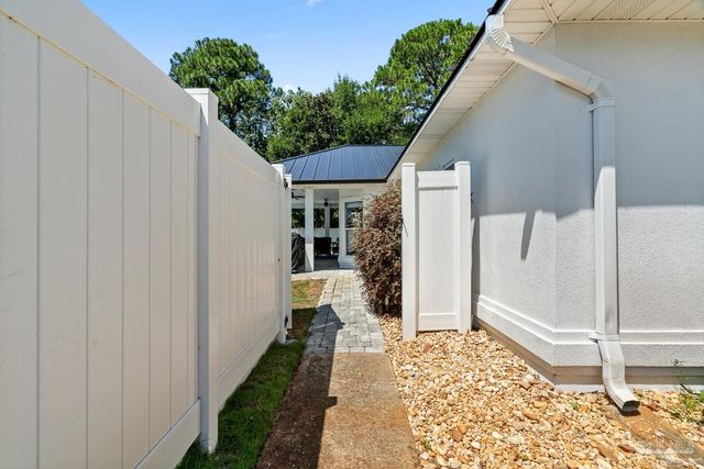 2969 Coral Strip Pkwy, Gulf Breeze, FL 32563