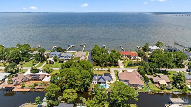 2969 Coral Strip Pkwy, Gulf Breeze, FL 32563