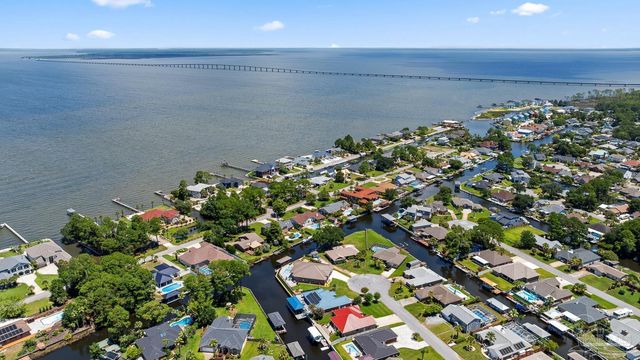 2969 Coral Strip Pkwy, Gulf Breeze, FL 32563