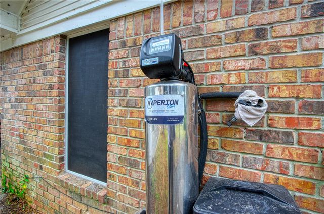 337 County Road 2281, Cleveland, TX 77327