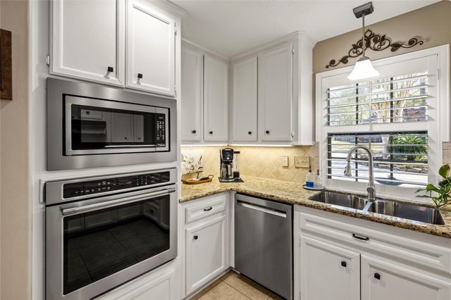 3127 Hemingway Drive, Montgomery, TX 77356