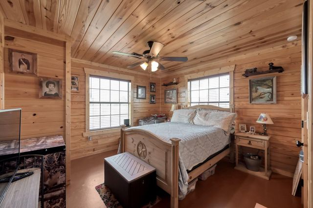 130 Raleigh Circle, Trinity, TX 75862