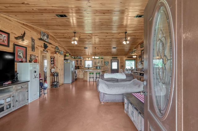 130 Raleigh Circle, Trinity, TX 75862