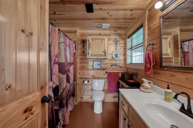 130 Raleigh Circle, Trinity, TX 75862