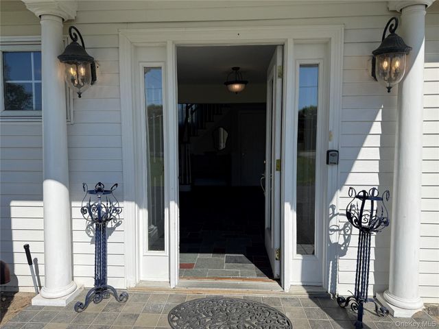 250 Oneck Lane, Westhampton, NY 11978