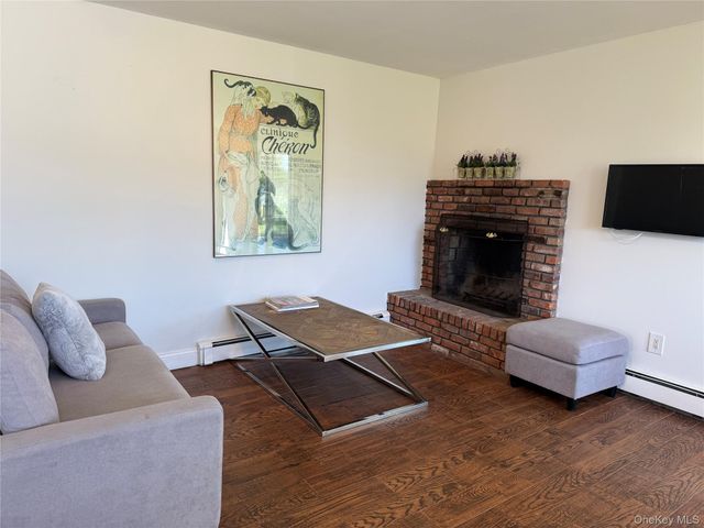250 Oneck Lane, Westhampton, NY 11978