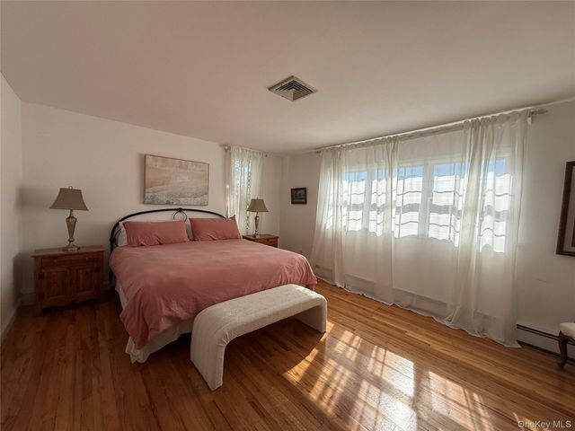 250 Oneck Lane, Westhampton, NY 11978