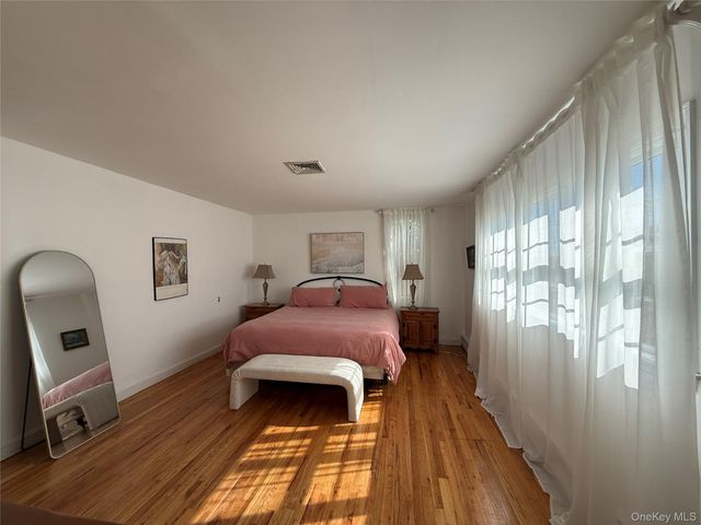 250 Oneck Lane, Westhampton, NY 11978
