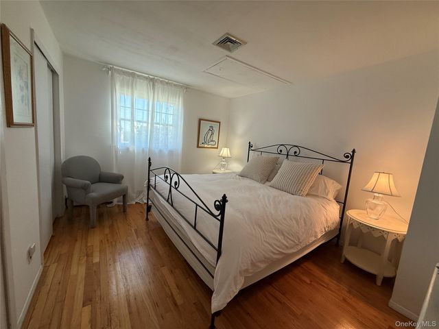 250 Oneck Lane, Westhampton, NY 11978