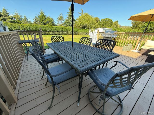 250 Oneck Lane, Westhampton, NY 11978
