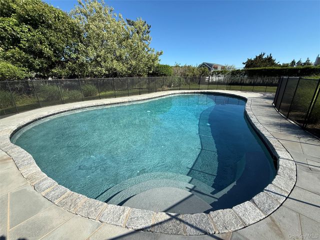 250 Oneck Lane, Westhampton, NY 11978