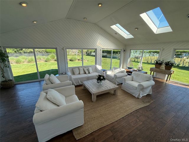 250 Oneck Lane, Westhampton, NY 11978