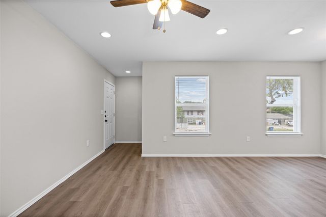 2615 Ektom DR C, Austin, TX 78745