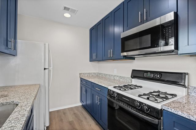 2615 Ektom DR C, Austin, TX 78745