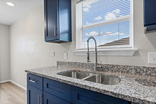 2615 Ektom DR C, Austin, TX 78745