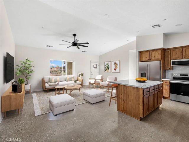 16173 Pela Road, Apple Valley, CA 92307