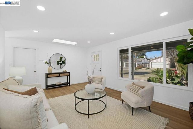 2038 Hartnell St, Union City, CA 94587