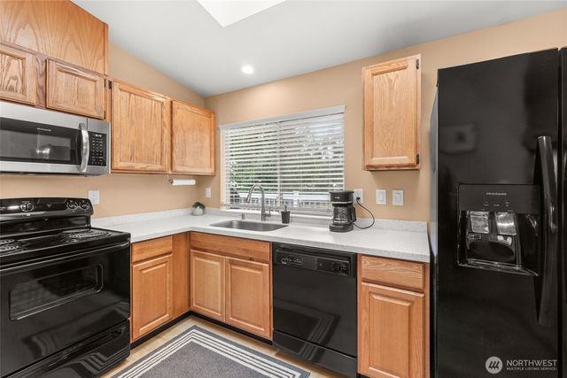 24941 13th Place S, Des Moines, WA 98198