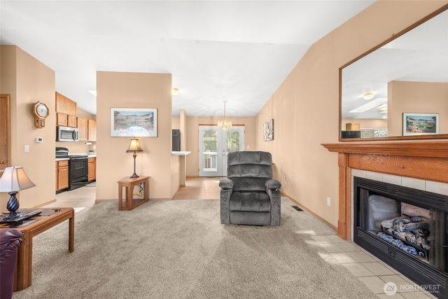 24941 13th Place S, Des Moines, WA 98198