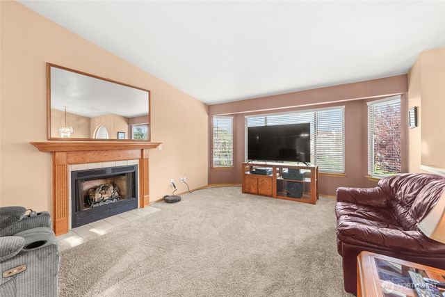 24941 13th Place S, Des Moines, WA 98198